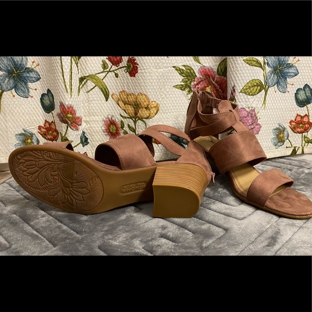 heels - Picture 4 of 4
